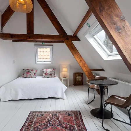 The Blue House Bed and Breakfast 2*