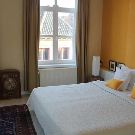 The Blue House Bed and Breakfast Μπριζ